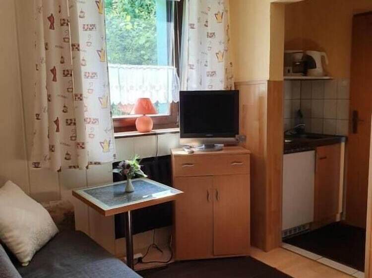 ペンション Gastehaus Hutweide