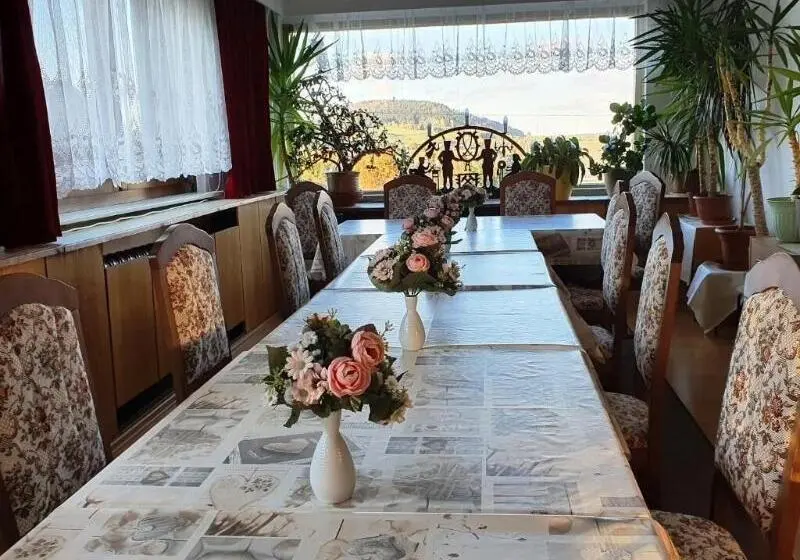 ペンション Gastehaus Hutweide