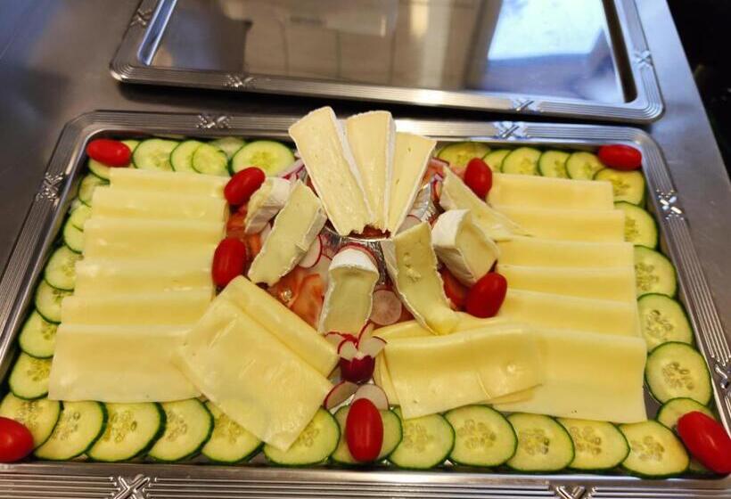 호스텔 Gasthaus Zum Halbmond