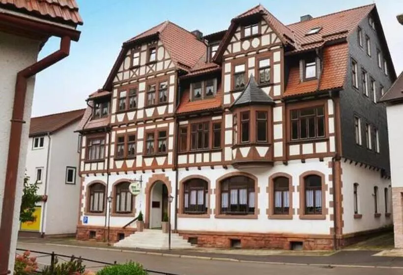 Retkeilymaja Zur Hallenburg