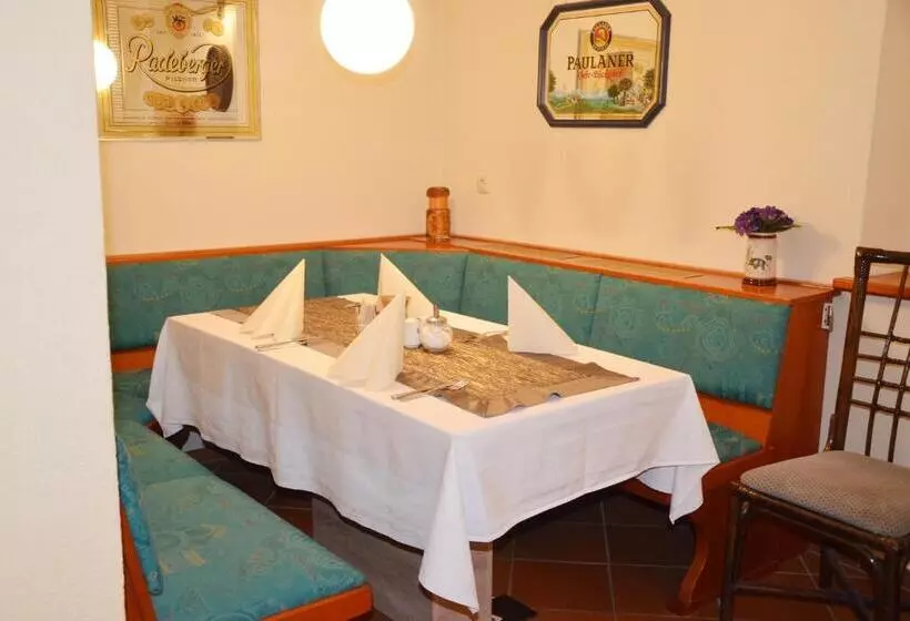 Retkeilymaja Zur Hallenburg