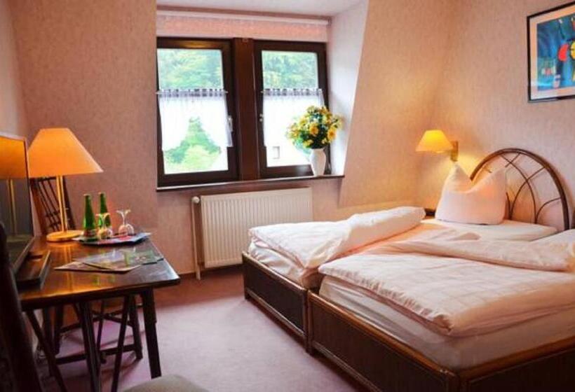 Общежитие Zur Hallenburg