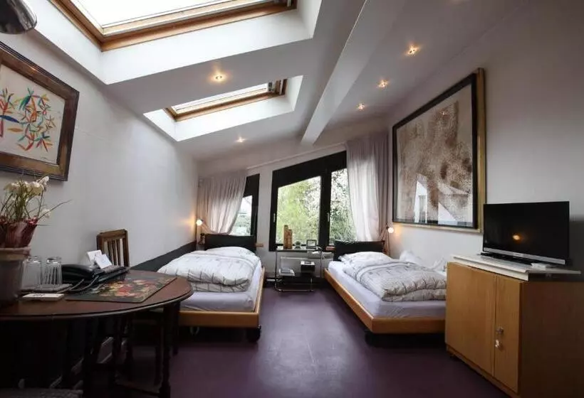 ペンション Air Boardinghouse Tulip Stockum, Zu Fuß   3 Minuten Zur Messe
