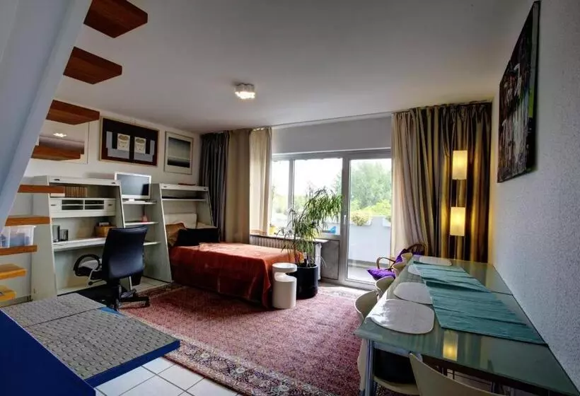 ペンション Air Boardinghouse Tulip Stockum, Zu Fuß   3 Minuten Zur Messe