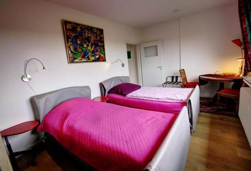 ペンション Air Boardinghouse Tulip Stockum, Zu Fuß   3 Minuten Zur Messe