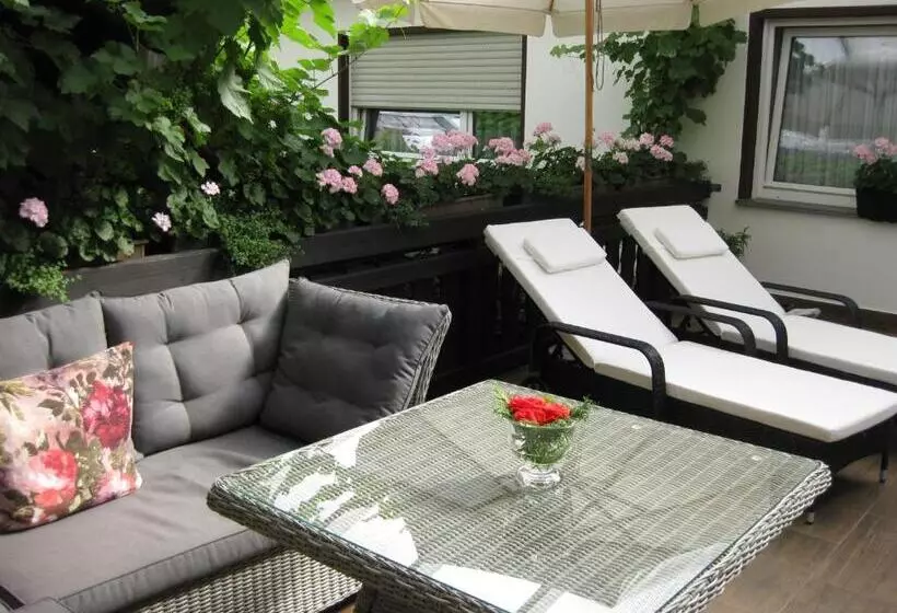 پانسیون Weingut Franz Schäfer