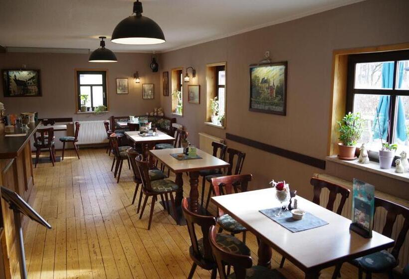 Wirtschaft & Pension Zum Huthaus