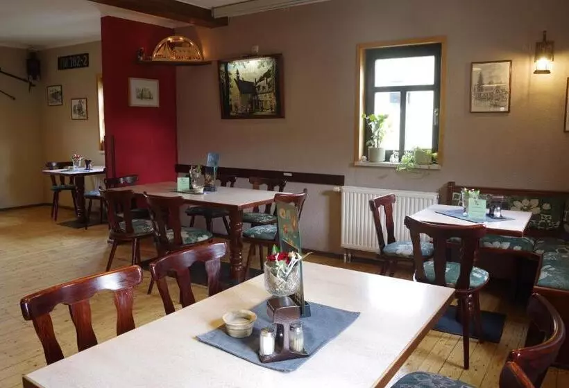 Wirtschaft & Pension Zum Huthaus