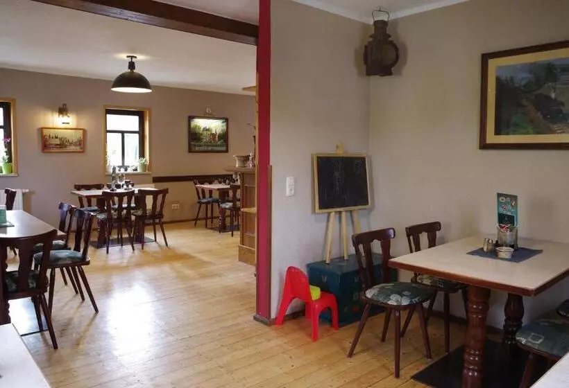 Wirtschaft & Pension Zum Huthaus