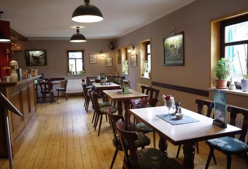 Wirtschaft & Pension Zum Huthaus