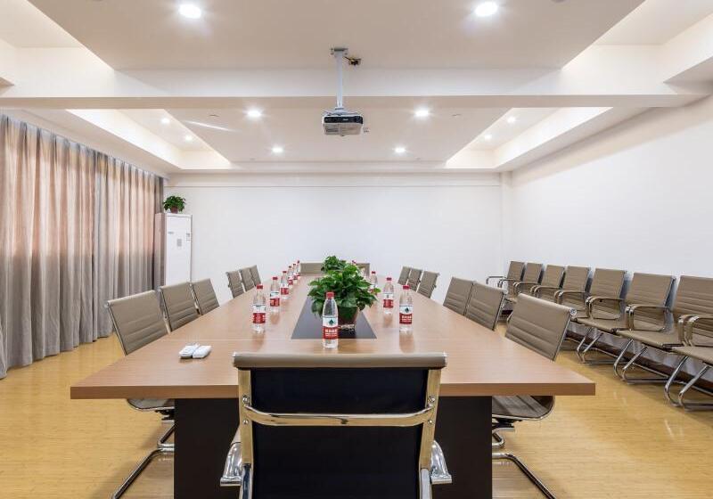 בית מלון כפרי Greentree Inn Yancheng Tinghu Area Wanda Square