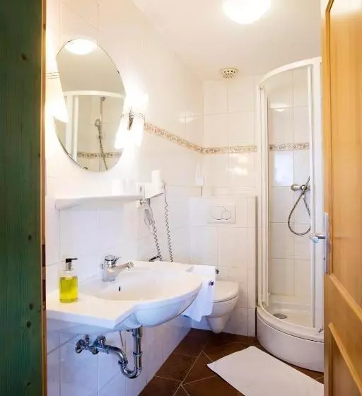 Majatalo Gasthaus Zum Kreuz