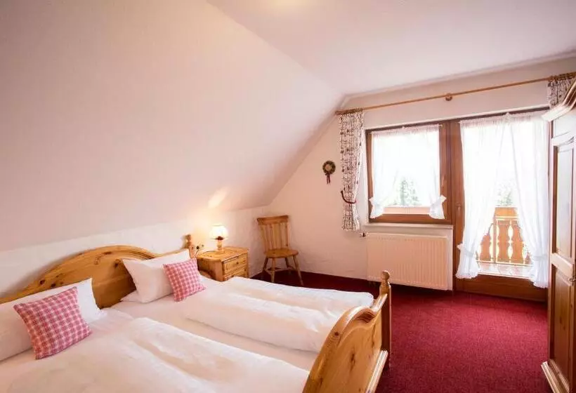 Majatalo Gasthaus Zum Kreuz