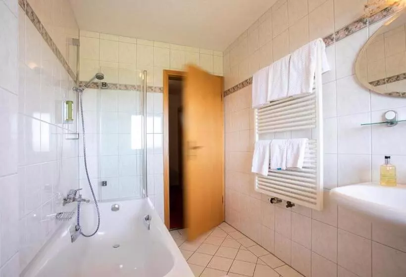 Majatalo Gasthaus Zum Kreuz