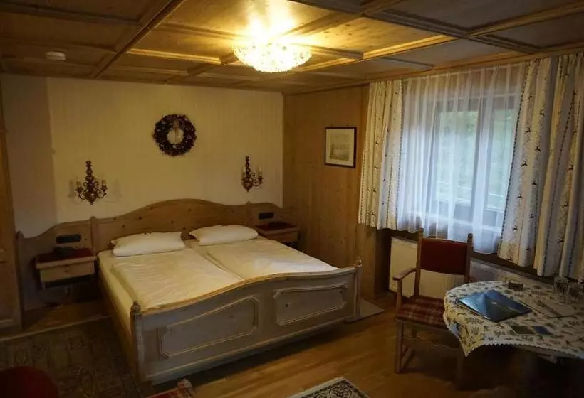 ペンション Gästehaus Sägfeiler