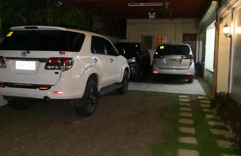 הוסטל Prosperity Inn