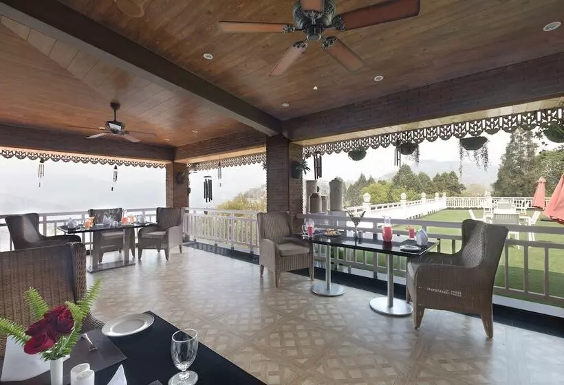 ホテル Mayfair Himalayan Spa Resort