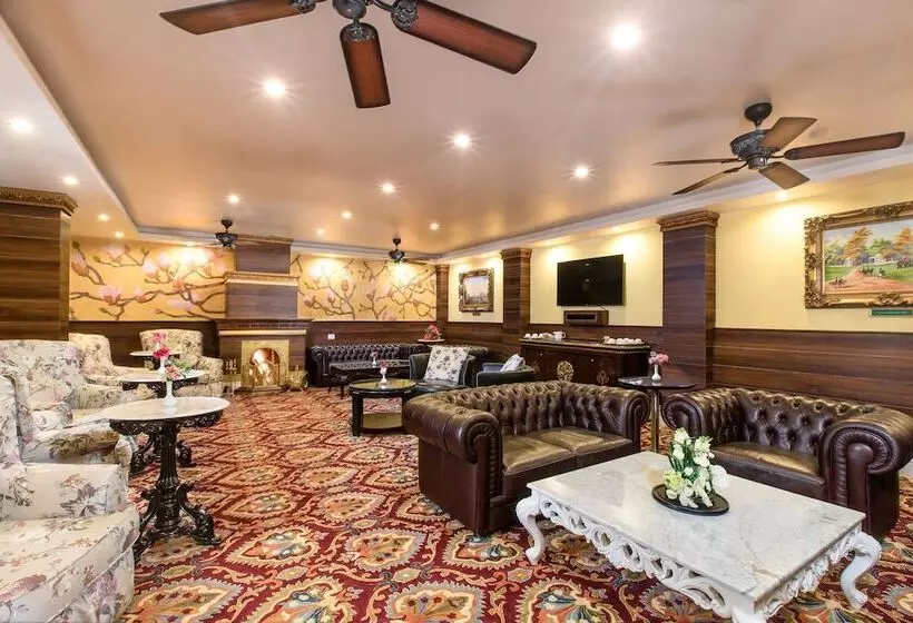 ホテル Mayfair Himalayan Spa Resort