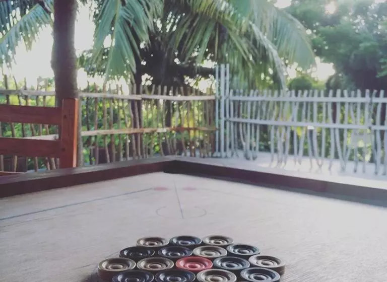 Majatalo Lotus Surf House