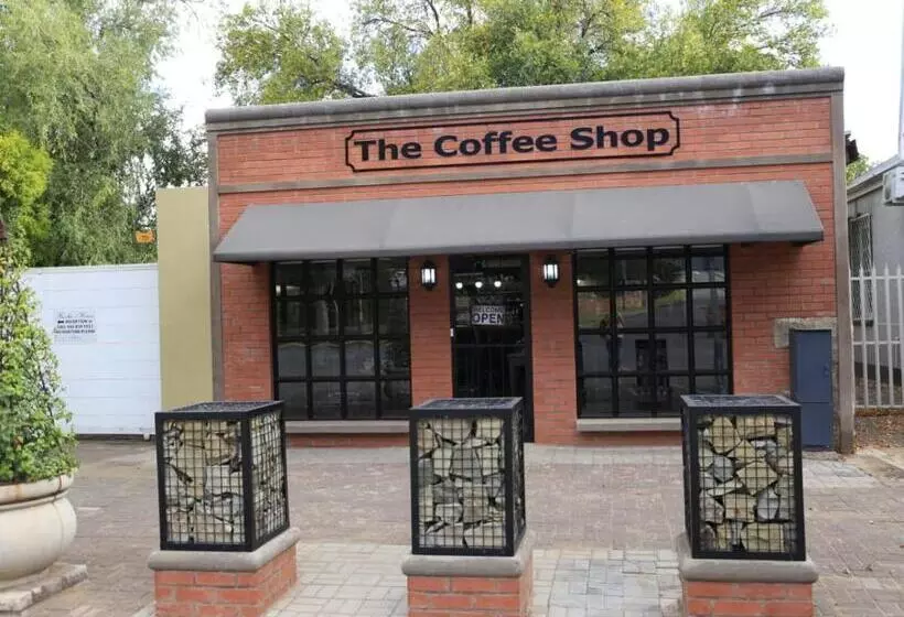 Majatalo Roche House