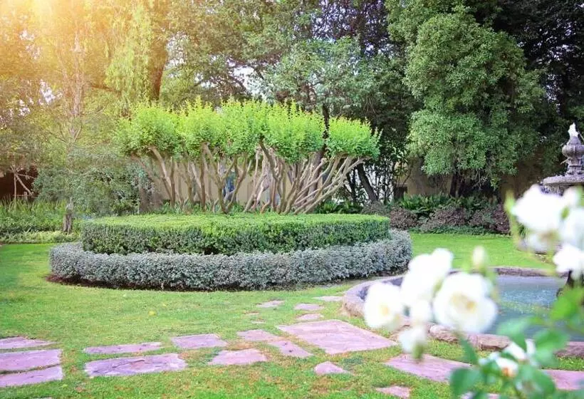 Majatalo Roche House