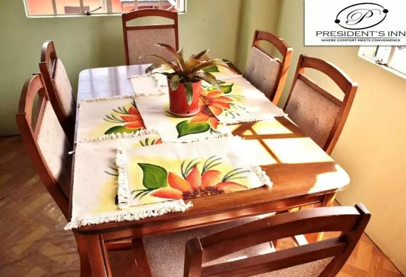 هاستل Presidents Inn Trinidad