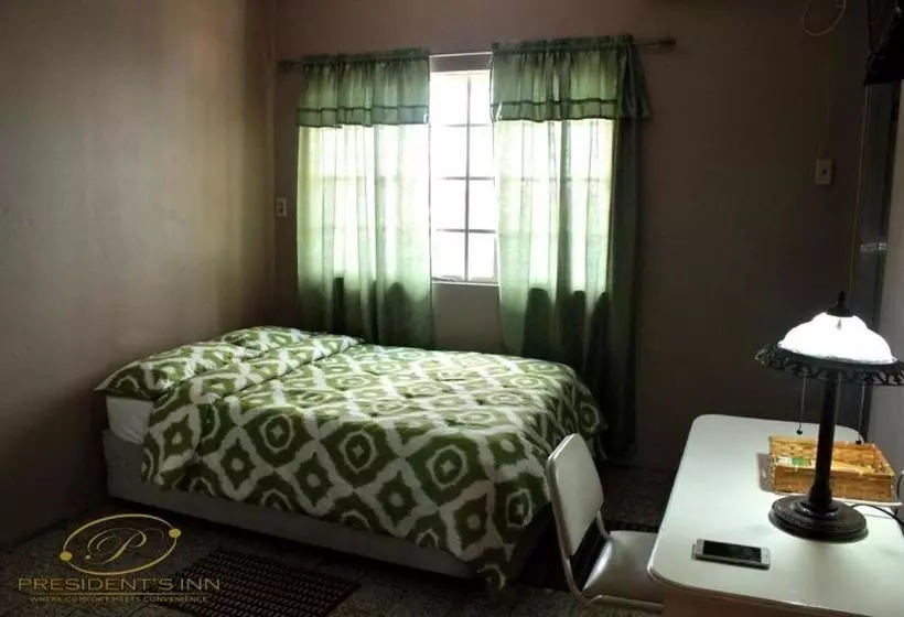 هاستل Presidents Inn Trinidad