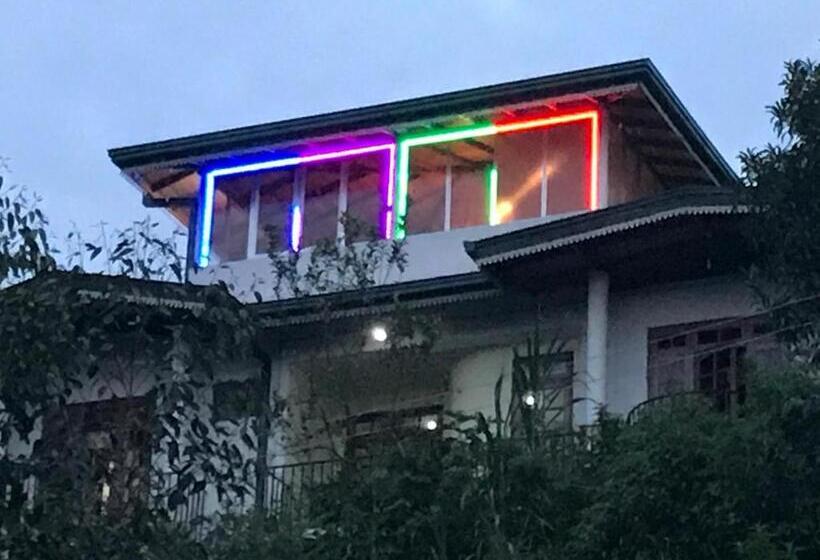 ペンション Chirayu