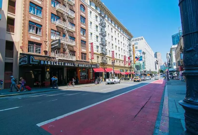 The Bartlett Hotel And Guesthouse