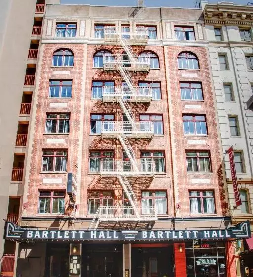 The Bartlett Hotel And Guesthouse