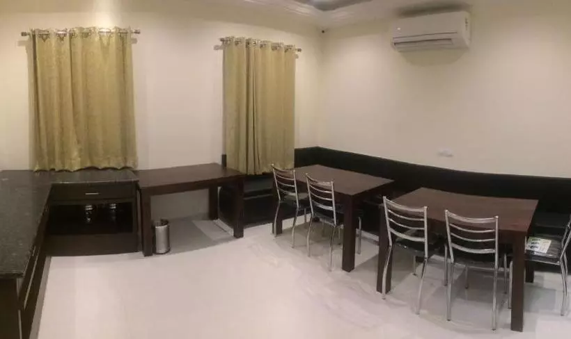 ベッドアンドブレックファースト Adya Inn