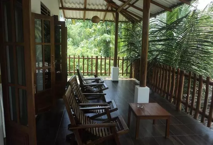 Majatalo Baby Elephant Green House