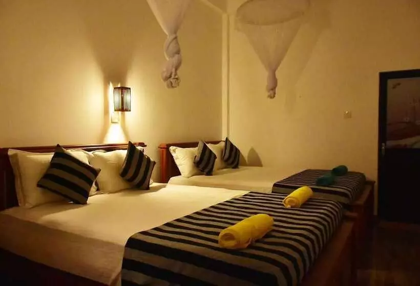 Majatalo Baby Elephant Green House