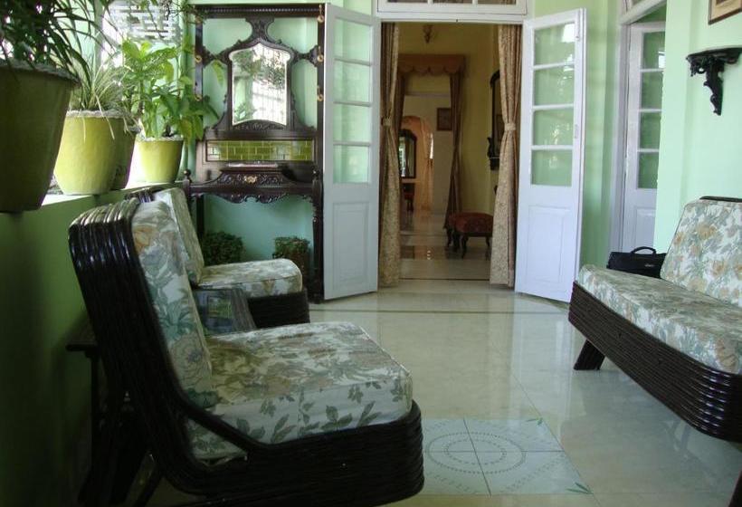 بنسيون Baruah Bhavan