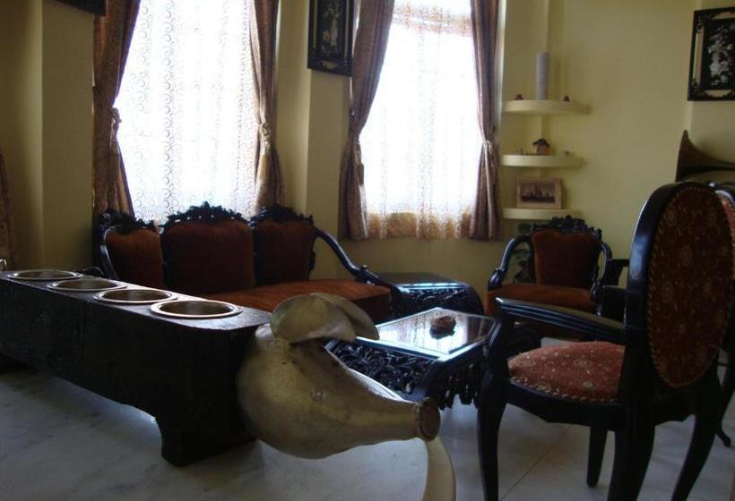 بنسيون Baruah Bhavan