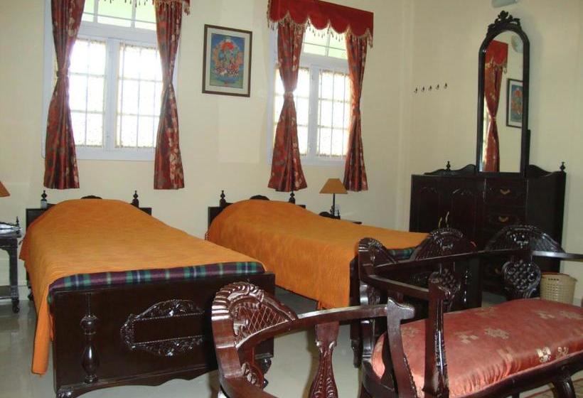 بنسيون Baruah Bhavan