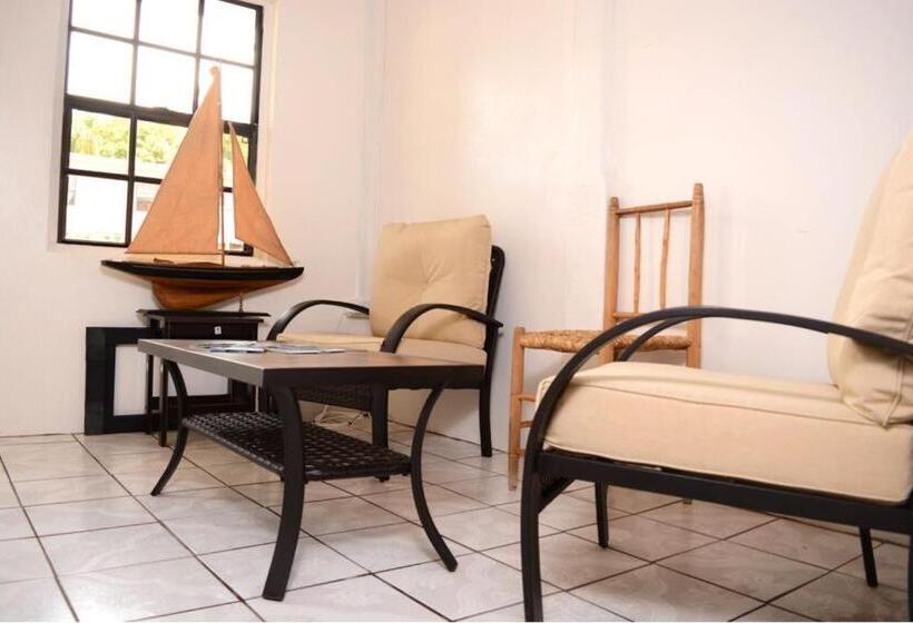 پانسیون Church Street Guest House