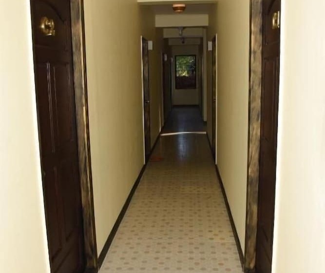 پانسیون Nanda Garden