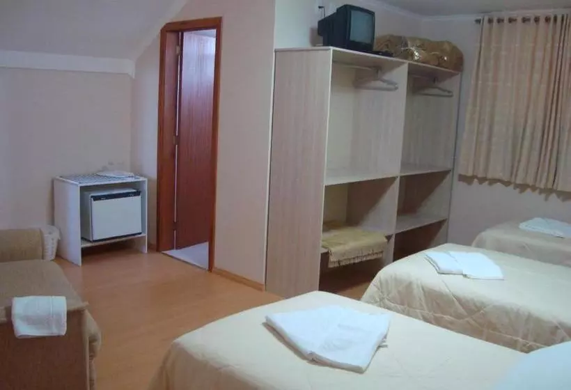 ペンション Pousada Neli