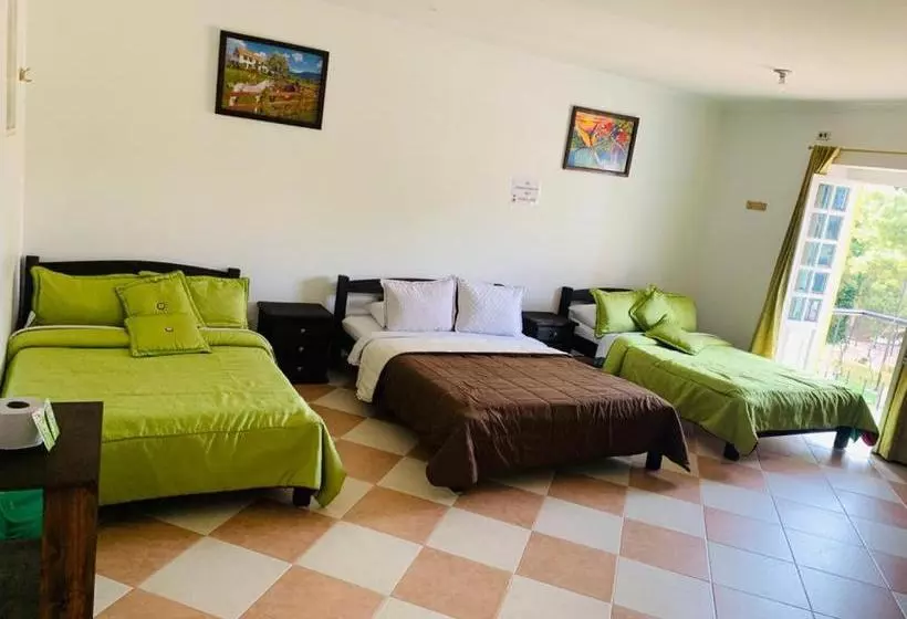 Hotelli Colonial El Bosque