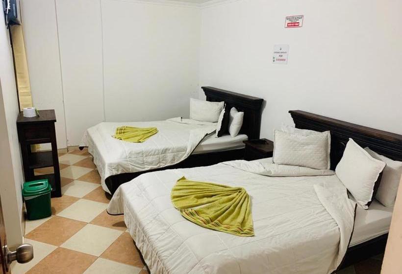 هتل Colonial El Bosque