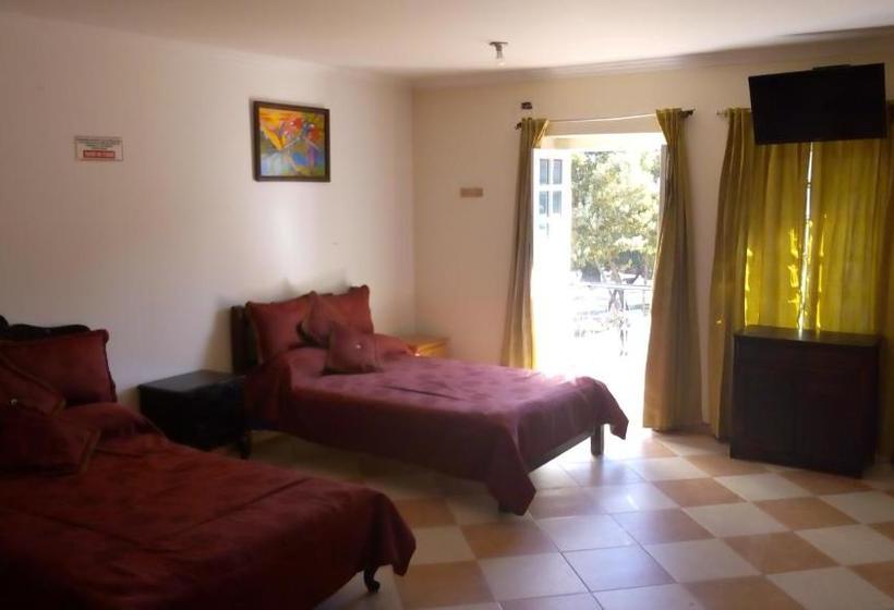 هتل Colonial El Bosque