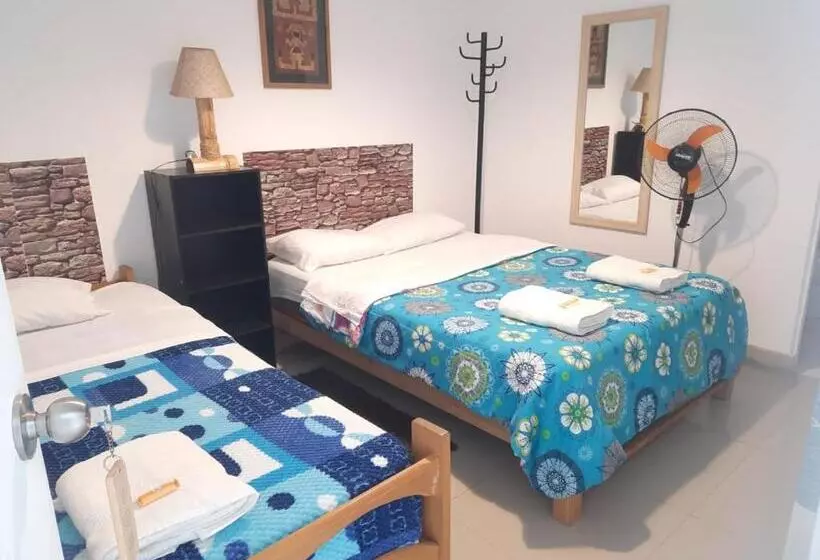 ペンション Hostal Brisa Marina