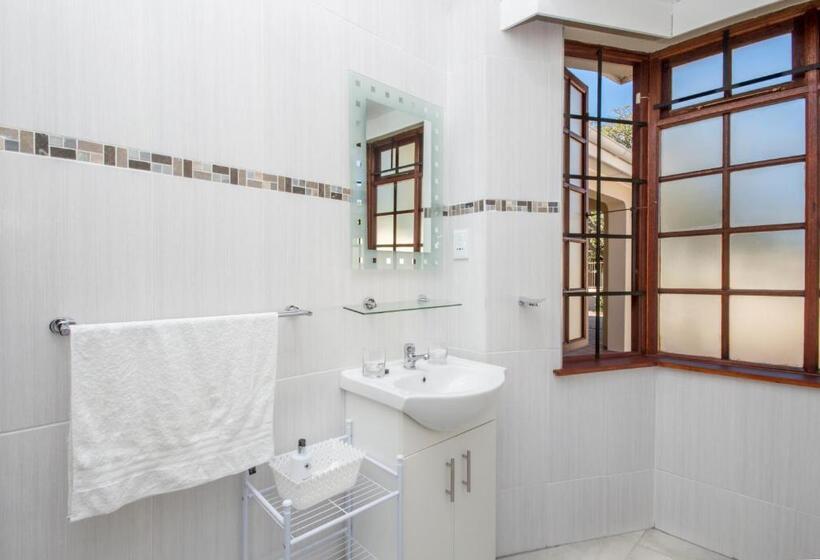 펜션 Walmer Villiers Self Catering