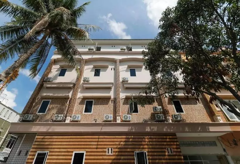 ペンション Reddoorz Plus Near Rs Royal Prima