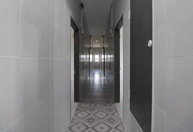 ペンション Reddoorz Plus Near Rs Royal Prima