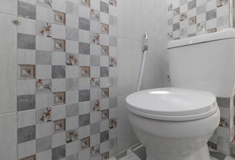 بنسيون Reddoorz Plus Near Rs Royal Prima