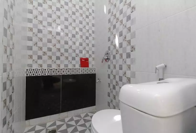 ペンション Reddoorz Plus Near Rs Royal Prima