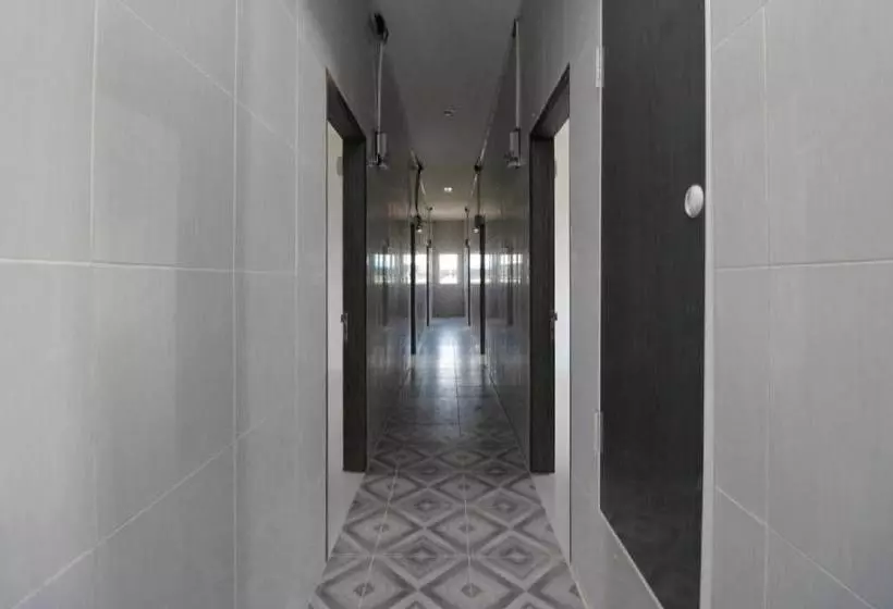 ペンション Reddoorz Plus Near Rs Royal Prima