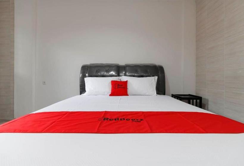 بنسيون Reddoorz Plus Near Rs Royal Prima